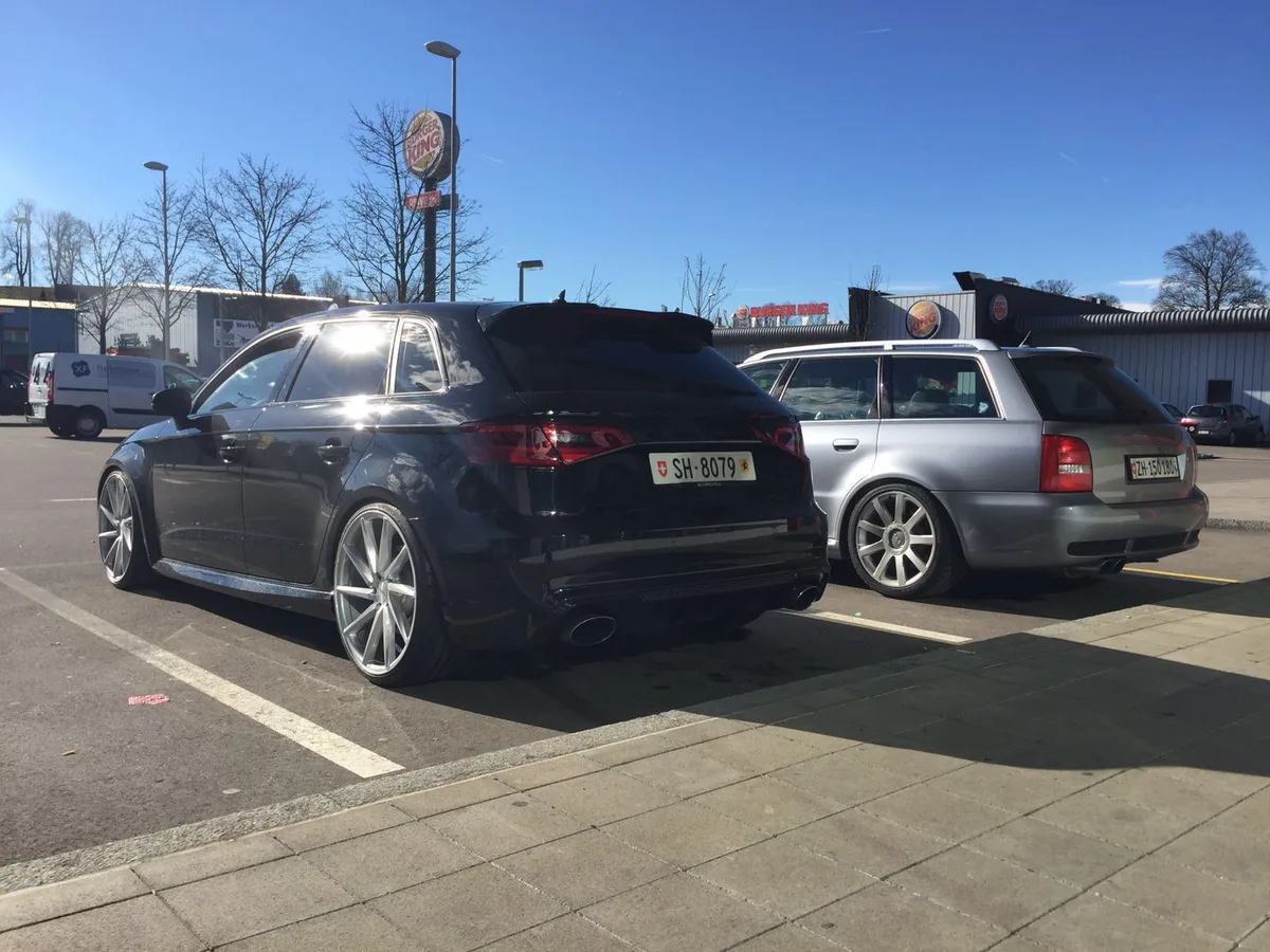 Audi RS3 mit Vossen 9 × 20″ silver polish